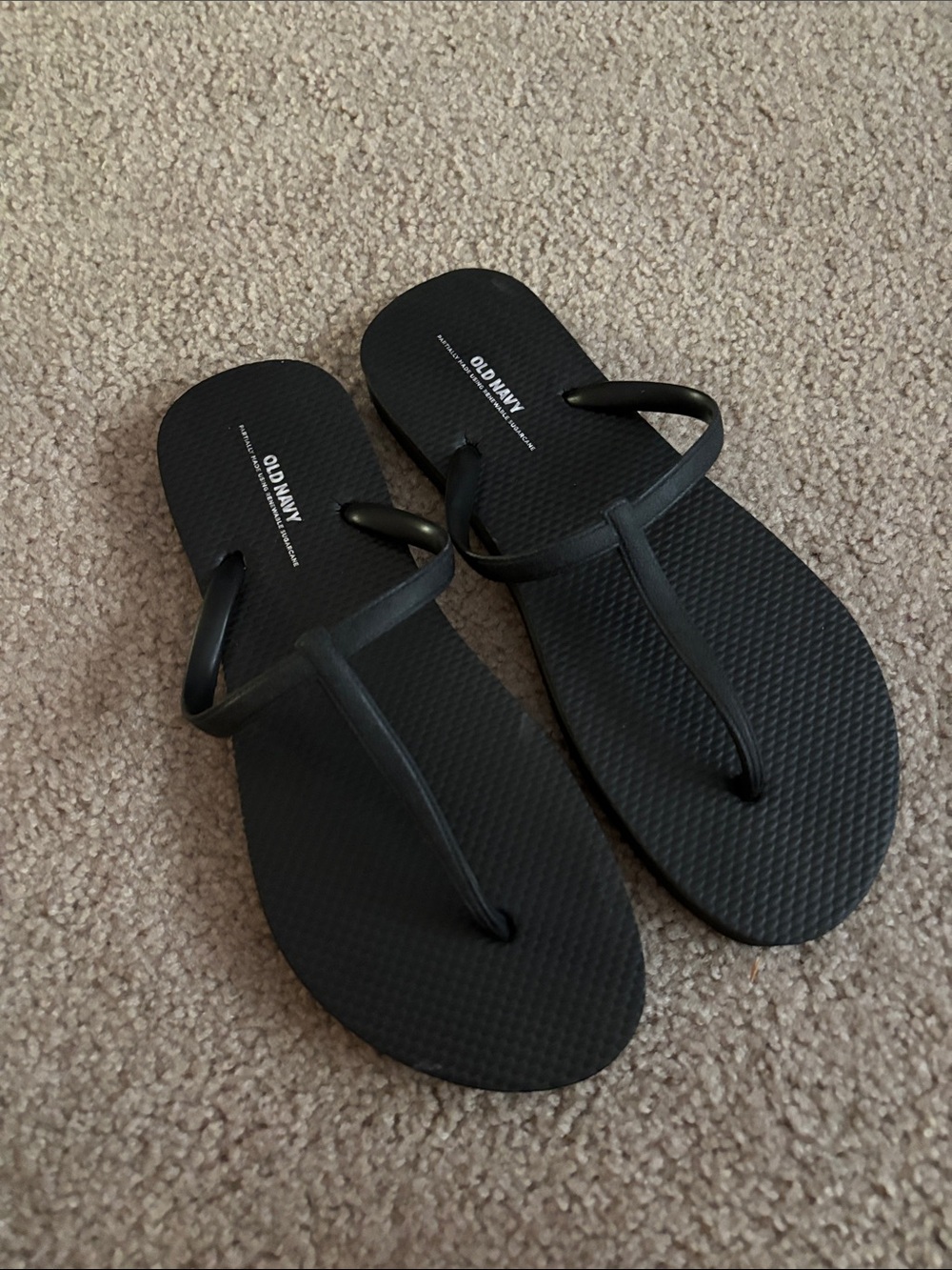 Old Navy Women's Black T-Strap Sandal Flip Flops size 9